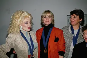 Huty32221 Prints: Dolly Parton, Sharon Gless, Tyne Daly And Barbara Mikulski Attend Ms Magazine's Women of the Year Ceremony