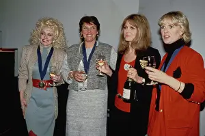 Huty32221 Prints: Dolly Parton, Tyne Daly, Gloria Steinem And Sharon Gless Attend Ms Magazine's Women of the Year Ceremony