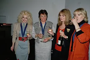 Huty32221 Prints: Dolly Parton, Tyne Daly, Gloria Steinem And Sharon Gless Attend Ms Magazine's Women of the Year Ceremony