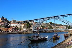 Images Dated 24th August 2015: Dom Luis I bridge and rabelo boats in Porto