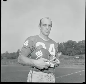 Connecticut Prints: Don Chandler Pausing on Field