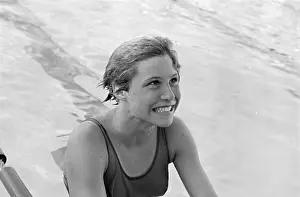 Sacramento Prints: Donna De Varona Smiling in Pool