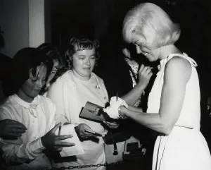 Autographing Prints: Doris Day Signs Autographs For Girls