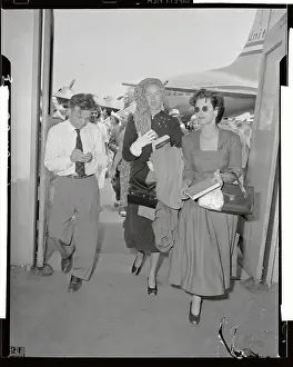 Duke Prints: Doris Duke Rubirosa and Mrs. R.F. Somers