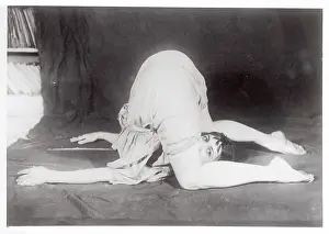 Dorothy Smith Performing Stunt