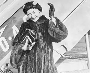 Dorria Shafik Waving