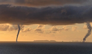 Images Dated 25th May 2012: Double tornado