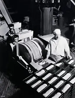 Repetition Prints: Dough Cutting Machine for Baking Bread