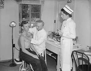 Visalia Prints: Dr. Ginsburg and Nurse Mann Examine Patient