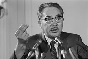 Dr. S.I. Hayakawa At News Conference