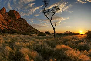 Images Dated 1st April 2011: Dramatic Sunset Landscape Photo of Spitzkoppe, Erongo Region, Namibia