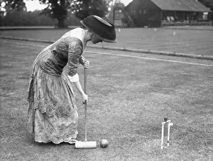 Croquet Prints: Well Dressed Lady Playing Croquet