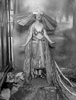 1920s Fashion Collection: Dressing Up