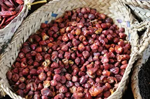Images Dated 20th March 2011: Dried chili peppers, spice souk, Dubai, United Arab Emirates, Arabia, Middle East, Orient