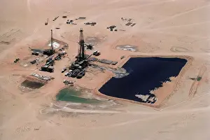Saudi Arabia Prints: Drilling Rig