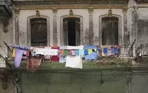 Images Dated 29th May 2015: Drying laundry on a balcony in old Havana