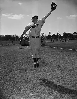Fielding Prints: Duke Snider Jumps to Catch Baseball