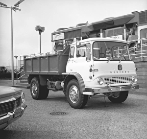Images Dated 6th November 2006: Dump truck on parking lot, (B&W)