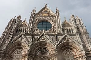 Images Dated 15th June 2015: Duomo di Siena (Cathedral), Siena, Italy