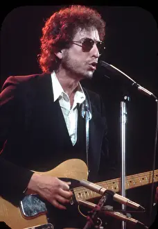 Dylan Plays A Telecaster