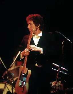 Dylan Plays A Telecaster