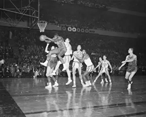 Syracuse Prints: Earl Lloyd Grabbing Loose Ball
