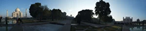 Images Dated 2nd December 2012: Early morning view of the Taj Mahal, Agra, Uttar Pradesh, India