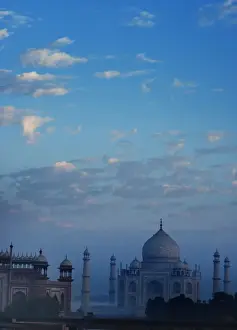Early morning view of the Taj Mahal, Agra, Uttar Pradesh, India