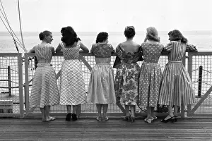 M Wom Glam Prints: Eastbourne Pier