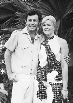 Nassau Prints: Eddie Fisher Posing with Connie Stevens