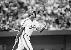 Eddie Murray Watching Home Run