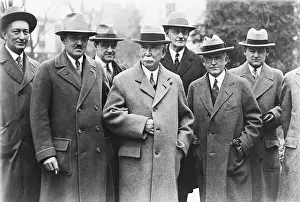 Scandal Prints: Edward Daheny (C) with Lawyers