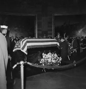 Covering Prints: Edward Kennedy Kneeling at Casket of John F. Kennedy