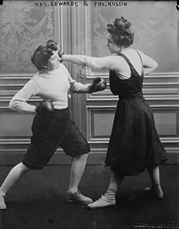 Prints of Female boxers Rose Edwards (identified as Mrs Edwards) (left) and Fraulein Kussin (right) trade punches, March 7, 1912. Edwards was the wife of boxer Joe Edwards. (Photo by PhotoQuest/Getty Images) In the Ring: The Art of Boxing: Edwards Vs Kussin