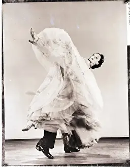 Chiffon Prints: Effortless and Gracefull Dance Lift