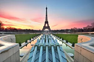 Images Dated 27th February 2016: EIFFEL TOWER