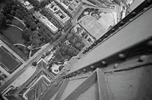 Huty25823 Prints: Eiffel Tower, 1950