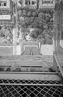 Huty25823 Prints: Eiffel Tower, 1950