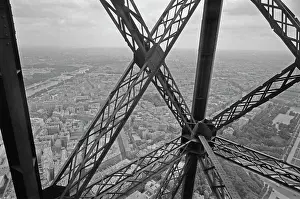 Huty25823 Prints: Eiffel Tower, 1950