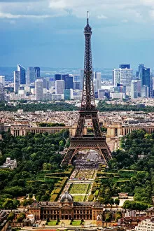 Images Dated 14th August 2014: Eiffel Tower and La Defense, Paris, France
