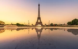Images Dated 12th June 2014: Eiffel Tower with reflection