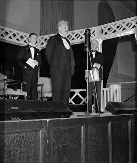 Pasadena Prints: Einstein Gives Speech at CalTech