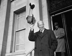Gettysburg Prints: Eisenhower Tipping His Hat