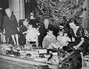 The Eisenhowers In Back Of Train Set