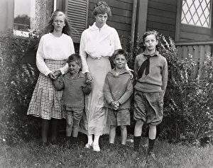 Blouse Prints: Eleanor Roosevelt with Her Children Anna, Elliott, Franklin Jr. and John