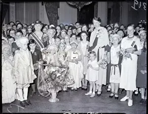 Eleanor Roosevelt Meets Children