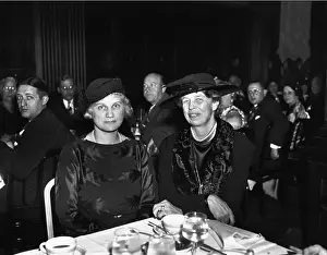 Syracuse Prints: Eleanor Roosevelt and Mrs. Herbert Lehman Posing at Table