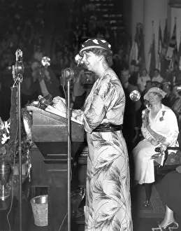Rhetoric Prints: Eleanor Roosevelt Speaking at the Daughters of the American Revolution Convention