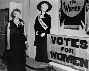 Sash Prints: Eleanor Roosevelt Visiting an Exhibit