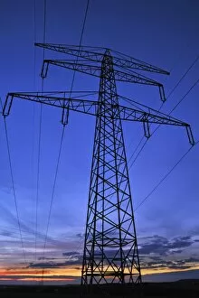 Images Dated 9th March 2013: Electricity pylon against a blue evening sky, Eckental, Middle Franconia, Bavaria, Germany